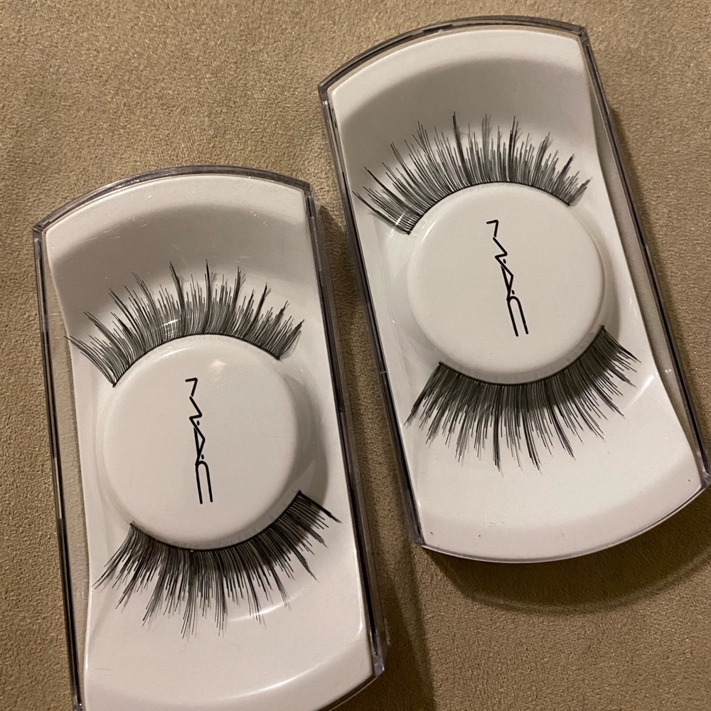 MAC Cosmetics lashes style 2